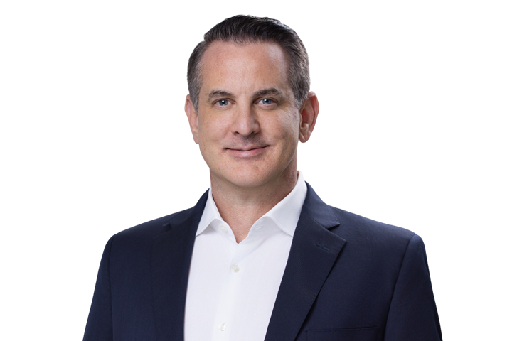 Alexander_Geoffrey_Flightlease_color_0949-Photoroom content-image